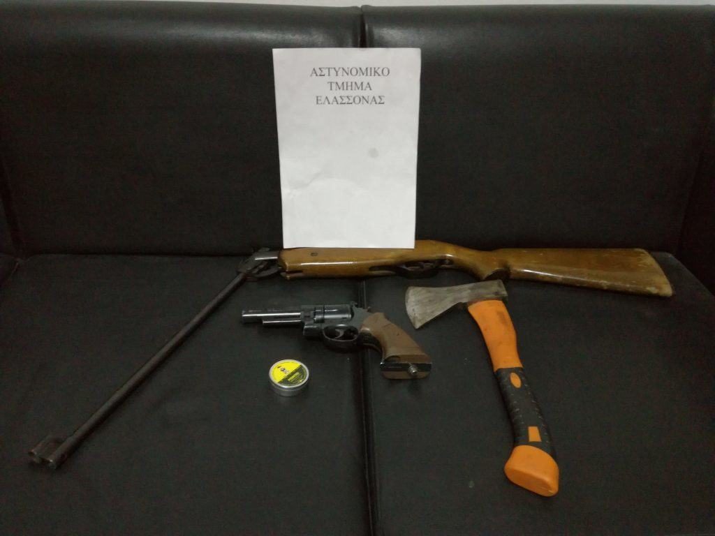 Συνελήφθη ημεδαπός στην Ελασσόνα Λάρισας, κατηγορούμενος για παράβαση του νόμου περί όπλων