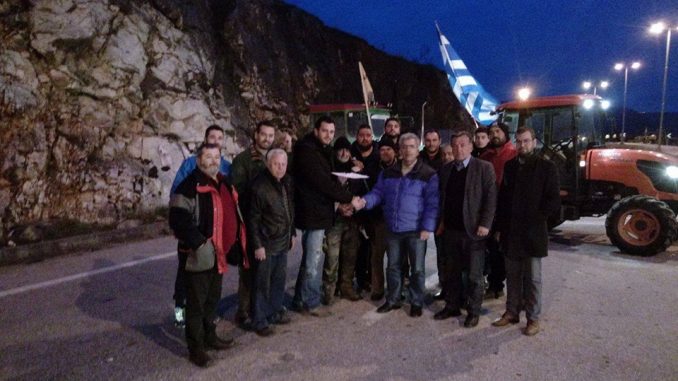 ΑΝΤΙΠΡΟΣΩΠΕΙΑ ΤΟΥ ΔΗΜΟΥ ΕΛΑΣΣΟΝΑΣ ΕΠΕΔΩΣΕ ΟΜΟΦΩΝΟ ΨΗΦΙΣΜΑ ΣΤΗΡΙΞΗΣ ΣΤΟΥΣ ΑΓΡΟΤΕΣ ΣΤΟ ΜΠΛΟΚΟ ΜΕΛΟΥΝΑΣ