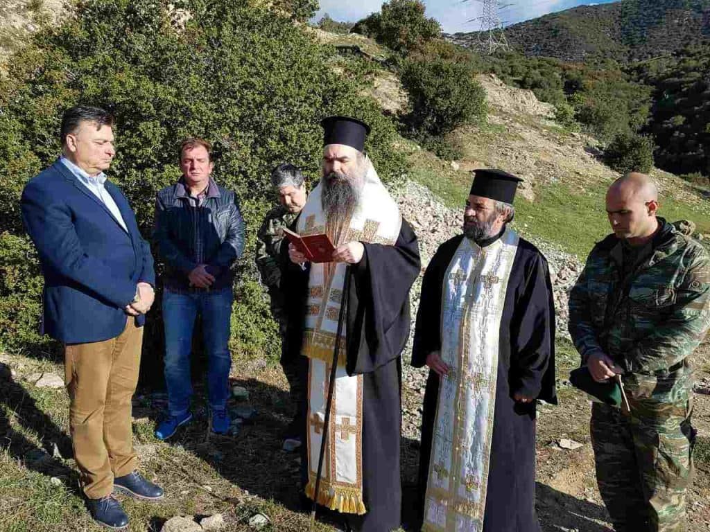 Τρισάγιο στη θέση που έχασαν τη ζωή τους οι τέσσερις στρατιωτικοί