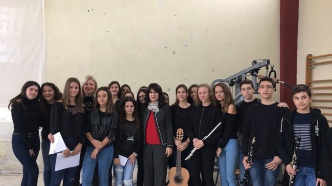 Ο Δ. ΠΑΠΑΧΡΗΣΤΟΣ “ΣΥΝΟΜΙΛΗΣΕ” ΜΕ ΤΟΥΣ ΜΑΘΗΤΕΣ ΤΟΥ 1ου ΓΥΜΝΑΣΙΟΥ ΕΛΑΣΣΟΝΑΣ ΓΙΑ ΤΟ ΠΟΛΥΤΕΧΝΕΙΟ