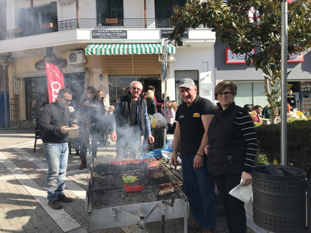 Τσικνοπέμπτη στην Ελασσόνα (φωτογραφίες)