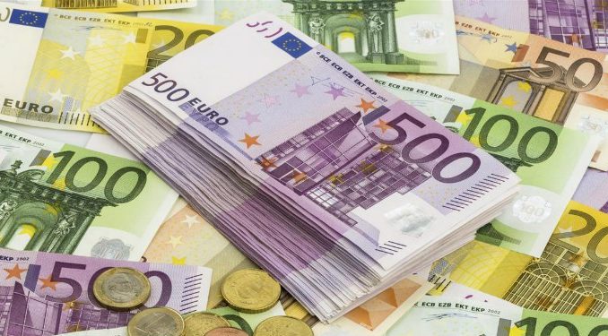 ΤΟΥΛΑΧΙΣΤΟΝ 1 ΕΚ. € ΕΚΑΝΕ ΦΤΕΡΑ ΑΠΟ ΤΟΥΣ ΤΡΑΠΕΖΙΚΟΥΣ ΛΟΓΑΡΙΑΣΜΟΥΣ ΕΛΑΣΣΟΝΙΤΩΝ