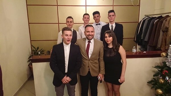 ΘΥΜΗΘΗΚΕ ΤΑ ΜΑΘΗΤΙΚΑ ΤΟΥ ΧΡΟΝΙΑ