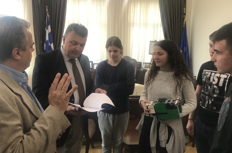 Συνάντηση Ευαγγέλου με βραβευθέντες μαθητές του 1ου ΓΕΛ