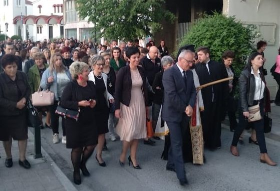 ΣΤΗΝ ΠΕΡΙΦΟΡΑ ΤΗΣ ΕΙΚΟΝΑΣ ΤΟΥ ΑΓ. ΓΕΩΡΓΙΟΥ ΣΤΟΝ ΤΥΡΝΑΒΟ Η ΜΑΡΙΑ ΓΑΛΛΙΟΥ