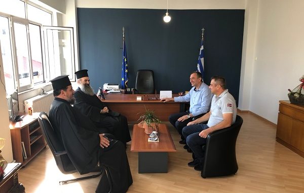 ΕΠΙΣΚΕΨΗ ΤΟΥ ΜΗΤΡΟΠΟΛΙΤΗ ΕΛΑΣΣΩΝΟΣ ΣΤΟ ΔΗΜΑΡΧΟ ΤΥΡΝΑΒΟΥ