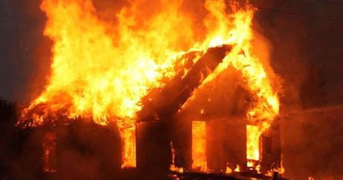 Στάχτη έγινε μονοκατοικία σε περιοχής της Ελασσόνας