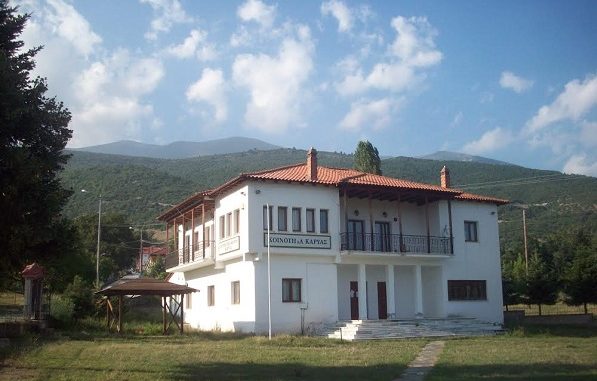 ΣΥΓΧΑΡΗΤΗΡΙΑ ΤΟΥ ΓΥΜΝΑΣΙΟΥ ΚΑΡΥΑΣ ΣΕ ΜΑΘΗΤΡΙΑ ΓΙΑ ΤΟ ΒΡΑΒΕΙΟ ΣΕ ΑΓΩΝΕΣ ΤΕΧΝΗΣ