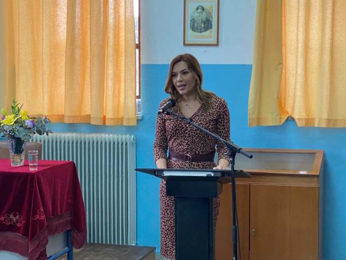 Στέλλα Μπίζιου από Τσαριτσάνη: Όλοι οι Έλληνες μια γροθιά