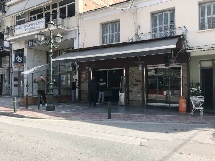 Λουκέτο στα καφέ της Ελασσόνας για τον κορωνοϊό (φωτο)