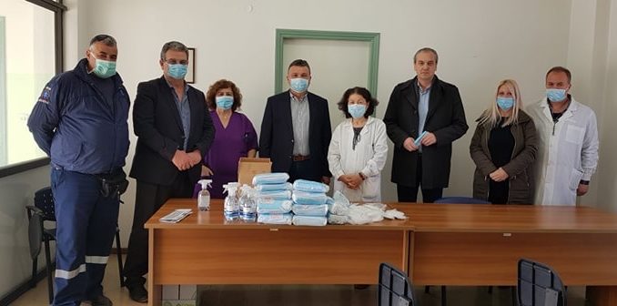 ΥΓΕΙΟΝΟΜΙΚΟ ΥΛΙΚΟ ΠΡΟΣΦΟΡΑ ΤΗΣ ΠΕΔ ΘΕΣΣΑΛΙΑΣ ΠΑΡΕΔΩΣΕ ΣΤΟ Κ.Υ ΕΛΑΣΣΟΝΑΣ Ο ΝΙΚΟΣ ΕΥΑΓΓΕΛΟΥ
