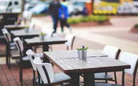 Ο Δήμος Ελασσόνας συζητά με τους επαγγελματίες για τα τραπεζοκαθίσματα