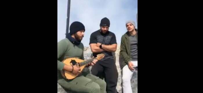 Κρητικές μαντινάδες πλημμύρισαν τον Όλυμπο και την κορυφή του από τα 3 παλικάρια – ΒΙΝΤΕΟ