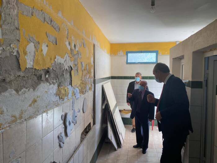 Έπεσε μέρος του τοίχου στο δημοτικό σχολείο της Κρανιάς Ελασσόνας – Όσα είπε ο Ν. Γάτσας