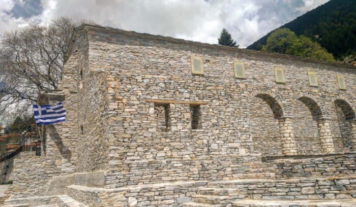 Ο Σύλλογος Κοκκινοπλιτών Αττικής «Ο Όλυμπος» για την αποκατάσταση εκκλησιών