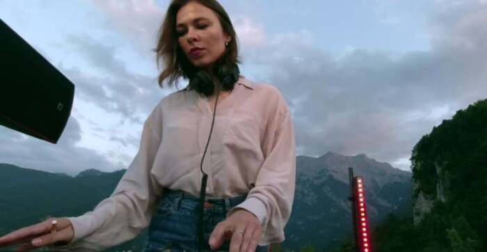 Η διασημότερη γυναίκα DJ του πλανήτη έπαιξε μουσική στον Όλυμπο μαγεύοντας και τους… Θεούς (φωτο – βίντεο)