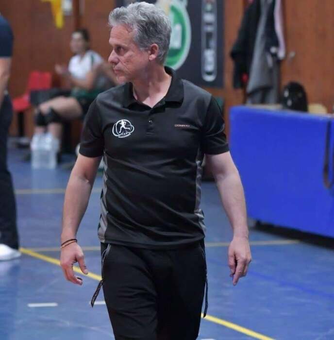 Προπονητής στην Ελασσόνα ανάρτησε στο FACEBOOK ότι είναι θετικός στον κορωνοϊό