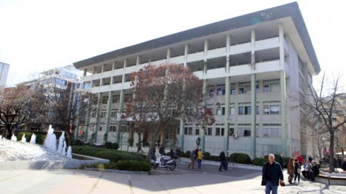 Έκλεψαν σε Λάρισα και Ελασσόνα… αποζημίωσαν τα θύματά τους και αποφυλακίσθηκαν