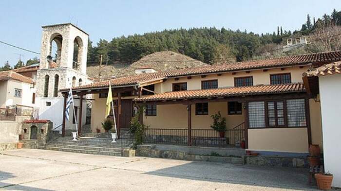 Γιορτάζει ο ναός Παμμεγίστων Ταξιαρχών στην Τσαριτσανη