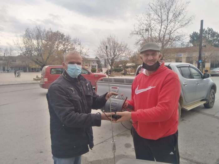 Υπάλληλοι του Δήμου Ελασσόνας βρήκαν και παρέδωσαν χαμένη ταμειακή μηχανή