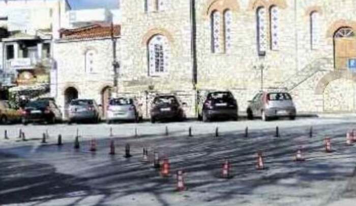 Νέα «νησίδα» με κολωνάκια στο κέντρο της Ελασσόνας, αλλά και παράπονα…