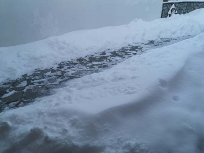 Σε κλοιό πάγου το Λιβάδι Ελασσόνας – Φωτογραφίες