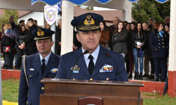 Παραμονή Μπλιούμη στην ηγεσία της Αεροπορίας