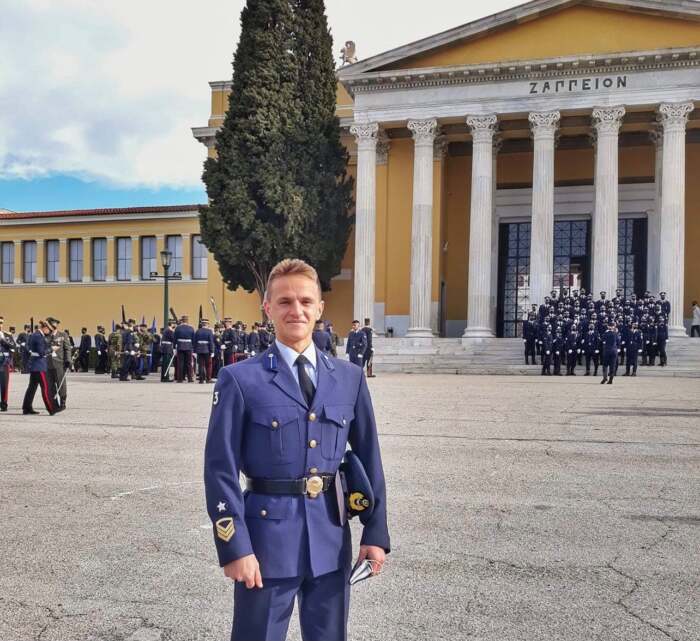 Ο Ελασσονίτης Μανώλης Πούρικας στη μεγάλη επετειακή παρέλαση της Αθήνας