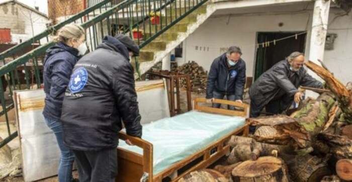 Οι Γιατροί του Κόσμου εκπέμπουν SOS για βοήθεια σε 24χρονο στην σεισμόπληκτη Ελασσόνα – «Ο Γιάννης ζει κλεισμένος σε ένα δωμάτιο» (φωτο)