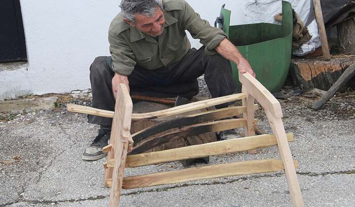 Σαμάρια από τη Βουβάλα Ελασσόνας σε όλη την Ελλάδα… (φωτ.)