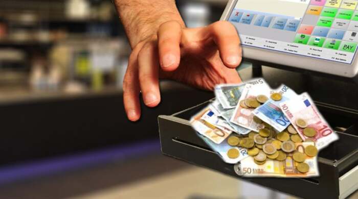 Τον έπιασαν στην Ελασσόνα να κλέβει χρήματα από παντοπωλείο