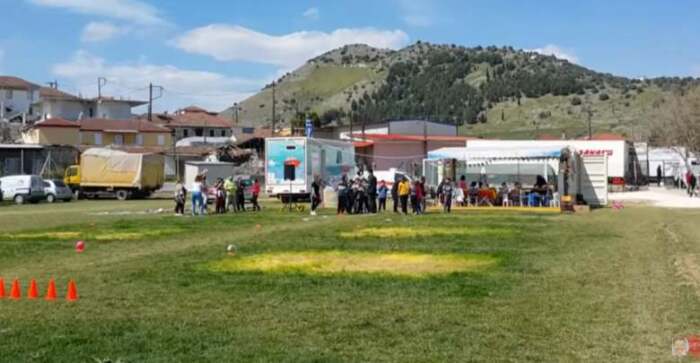 Αυτή είναι η νέα πραγματικότητα στο σεισμόπληκτο Δαμάσι έναν μήνα μετά τον καταστροφικό σεισμό – «Είμαστε δύσκολα αλλά παλεύουμε» (βίντεο)