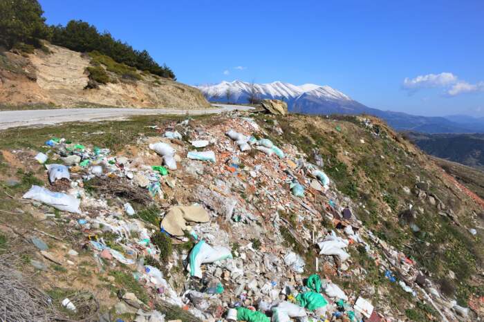 Ένα …απέραντο Λιβάδι σκουπιδιών στην Ελασσόνα (φωτο)