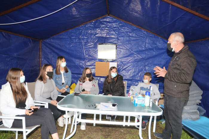 Βλαχογιάννι – Δαμάσι: Μάθε παιδί του… σεισμού γράμματα (φωτ. & βίντεο)