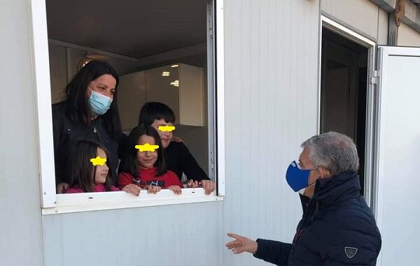 197 ΟΙΚΟΓΕΝΕΙΕΣ ΣΕΙΣΜΟΠΛΗΚΤΩΝ ΕΓΚΑΤΑΣΤΑΘΗΚΑΝ ΣΕ ΟΙΚΙΣΚΟΥΣ ΚΑΙ ΤΡΟΧΟΣΠΙΤΑ