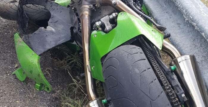 Ελασσόνα: Τρομακτικό τροχαίο στη Μελούνα – Η μηχανή έγινε σμπαράλια, ο οδηγός είχε… Άγιο (φωτο)