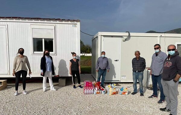 ΚΟΝΤΑ ΣΤΟΥΣ ΣΕΙΣΜΟΠΛΗΚΤΟΥΣ Ο ΣΥΛΛΟΓΟΣ ΤΡΙΤΕΚΝΩΝ ΕΛΑΣΣΟΝΑΣ