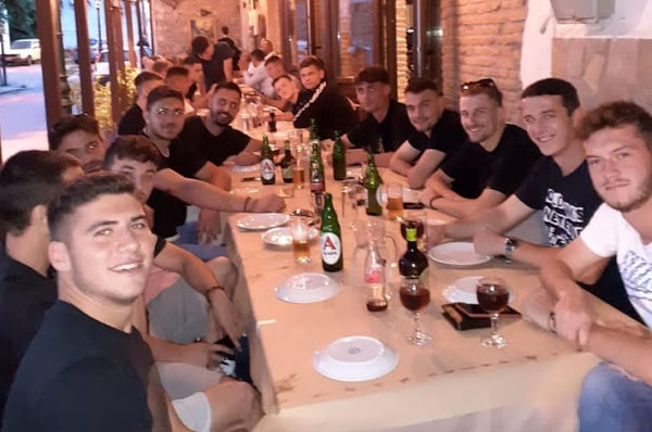 Mε αποχαιρετιστήριο δείπνο είπαν καλό καλοκαίρι στον Οικονόμο Τσαριτσάνης