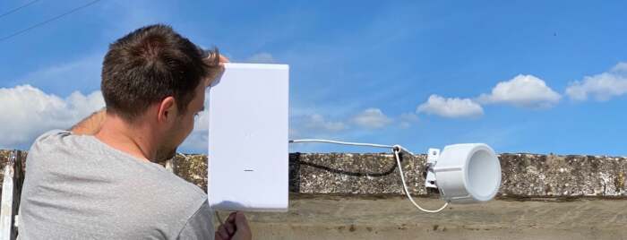 Ολοκληρώθηκε η εγκατάσταση ασύρματου δικτύου ίντερνετ για τους σεισμόπληκτους στην Ελασσόνα – ΦΩΤΟ