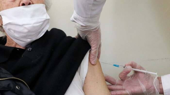Δήμος Ελασσόνας: Μεταφέρει ευάλωτους πολίτες για εμβολιασμό στο Κέντρο Υγείας Ελασσόνας