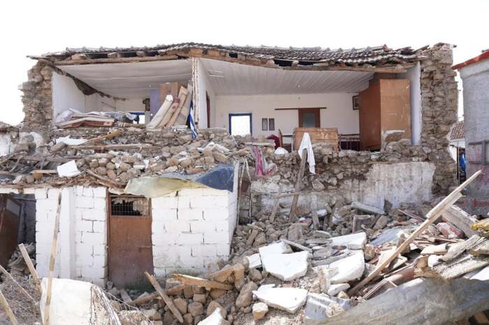 Διαμαρτυρίες κατοίκων των χωριών Αμούρι και Μεσοχώρι, του Δήμου Ελασσόνας, 4 μήνες μετά τον καταστροφικό σεισμό στην περιοχή τους