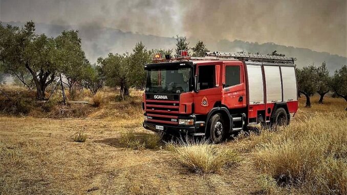ΜΕΓΑΛΗ ΦΩΤΙΑ ΣΤΗΝ ΕΛΑΣΣΟΝΑ – ΑΝΗΣΥΧΙΑ ΛΟΓΩ ΠΥΡΚΑΓΙΑΣ ΣΤΟΝ ΤΥΡΝΑΒΟ