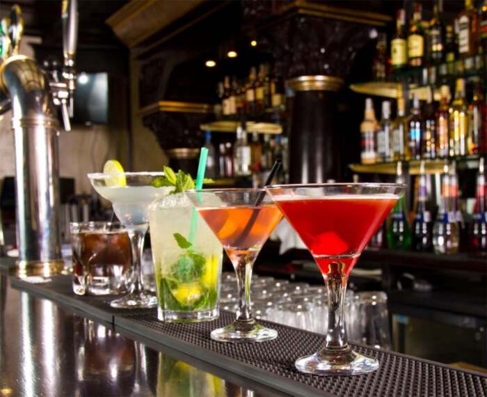 Οι 42 όρθιοι πελάτες σε Κέντρο Διασκέδασης στην Ελασσόνα του κόστισαν πολύ!