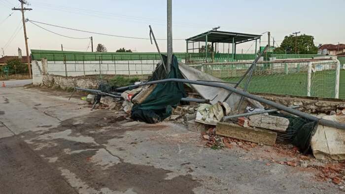 Συγκλονίζουν οι φωτογραφίες της επόμενης ημέρας από το μπουρίνι στην Τσαριτσάνη – Τεράστιες καταστροφές (ΦΩΤΟ)