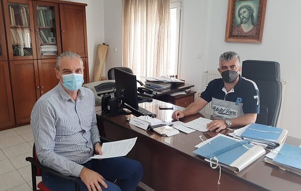 ΜΕ ΤΟ ΔΑΣΑΡΧΗ ΕΛΑΣΣΟΝΑΣ ΣΥΝΑΝΤΗΘΗΚΕ Ο ΔΗΜΑΡΧΟΣ Ν. ΓΑΤΣΑΣ