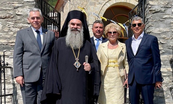 ΜΕ ΤΗ ΒΟΗΘΕΙΑ ΤΗΣ ΠΑΝΑΓΙΑΣ ΘΑ ΥΠΕΡΒΟΥΜΕ ΤΙΣ ΔΥΣΚΟΛΙΕΣ