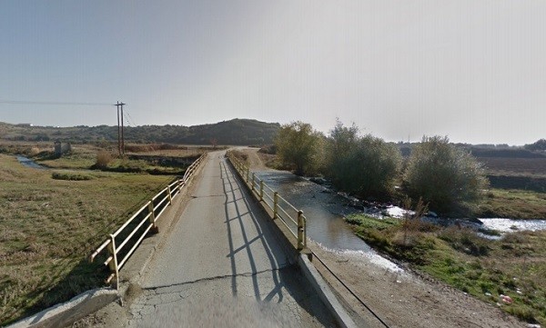 ΤΗ ΓΕΦΥΡΑ ΠΑΛΑΙΟΚΑΣΤΡΟΥ ΣΤΗΝ ΕΛΑΣΣΟΝΑ ΣΥΝΤΗΡΕΙ ΚΑΙ «ΘΩΡΑΚΙΖΕΙ» Η ΠΕΡΙΦΕΡΕΙΑ