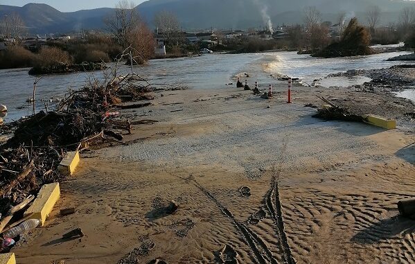 ΤΟΝ ΔΙΚΟ ΤΟΥΣ ΓΟΛΓΟΘΑ ΒΙΩΝΟΥΝ ΚΑΘΗΜΕΡΙΝΑ ΜΑΘΗΤΕΣ ΣΤΗΝ ΠΟΤΑΜΙΑ ΕΛΑΣΣΟΝΑΣ