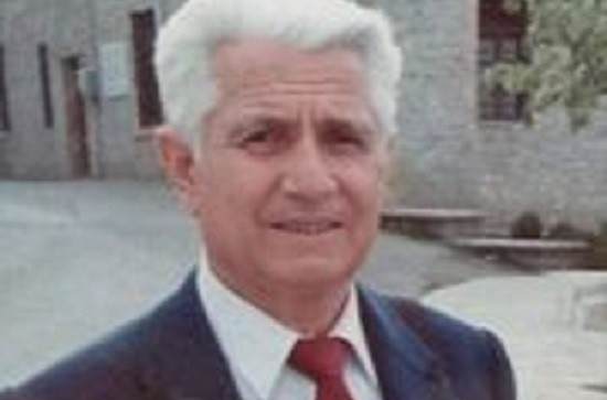 ΕΦΥΓΕ ΑΠΟ ΤΗ ΖΩΗ Ο ΣΥΝΤΑΞΙΟΥΧΟΣ ΕΚΠΑΙΔΕΥΤΙΚΟΣ ΘΩΜΑΣ ΜΠΟΥΜΠΑΣ