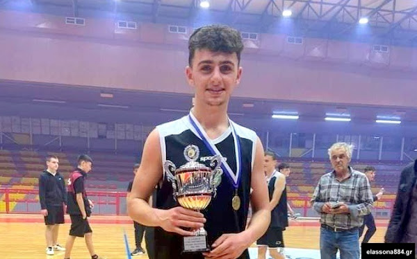 Ο Ελασσονίτης Επίμαχος Πάσχος στο κλιμάκιο της Προεθνικής ομάδας Παίδων της ΕΟΚ